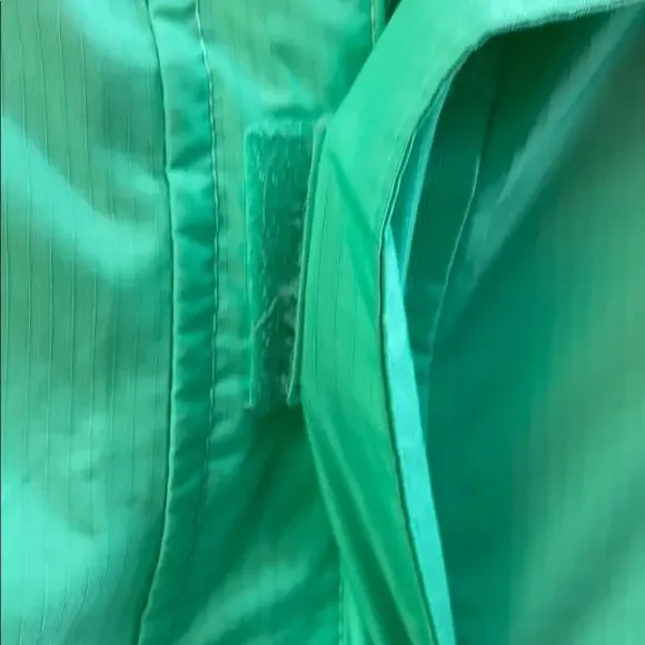 Under Armour L green hooded jacket - Picture 5 of 8